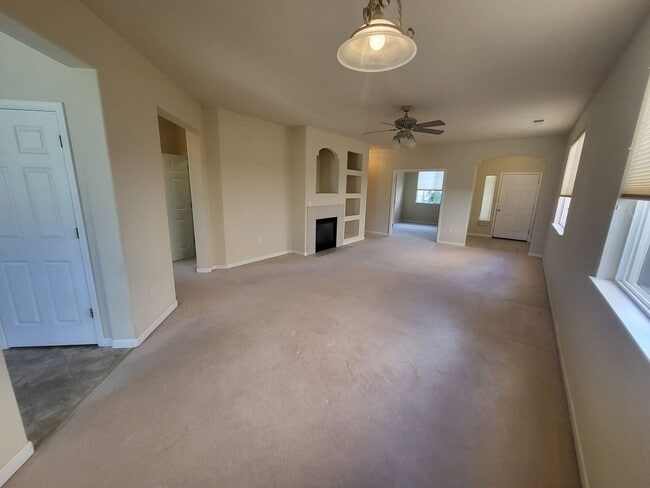 Building Photo - 353 Royal Troon Dr