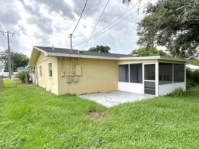 Building Photo - 3120 Florida Ave S