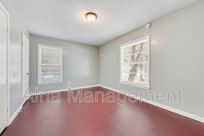 Building Photo - 2517 Weiler Blvd