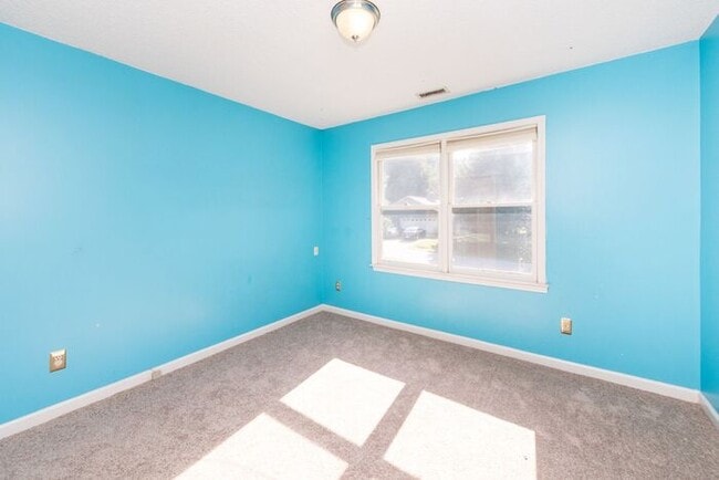 Building Photo - 3BD/1BA Home in Hickory