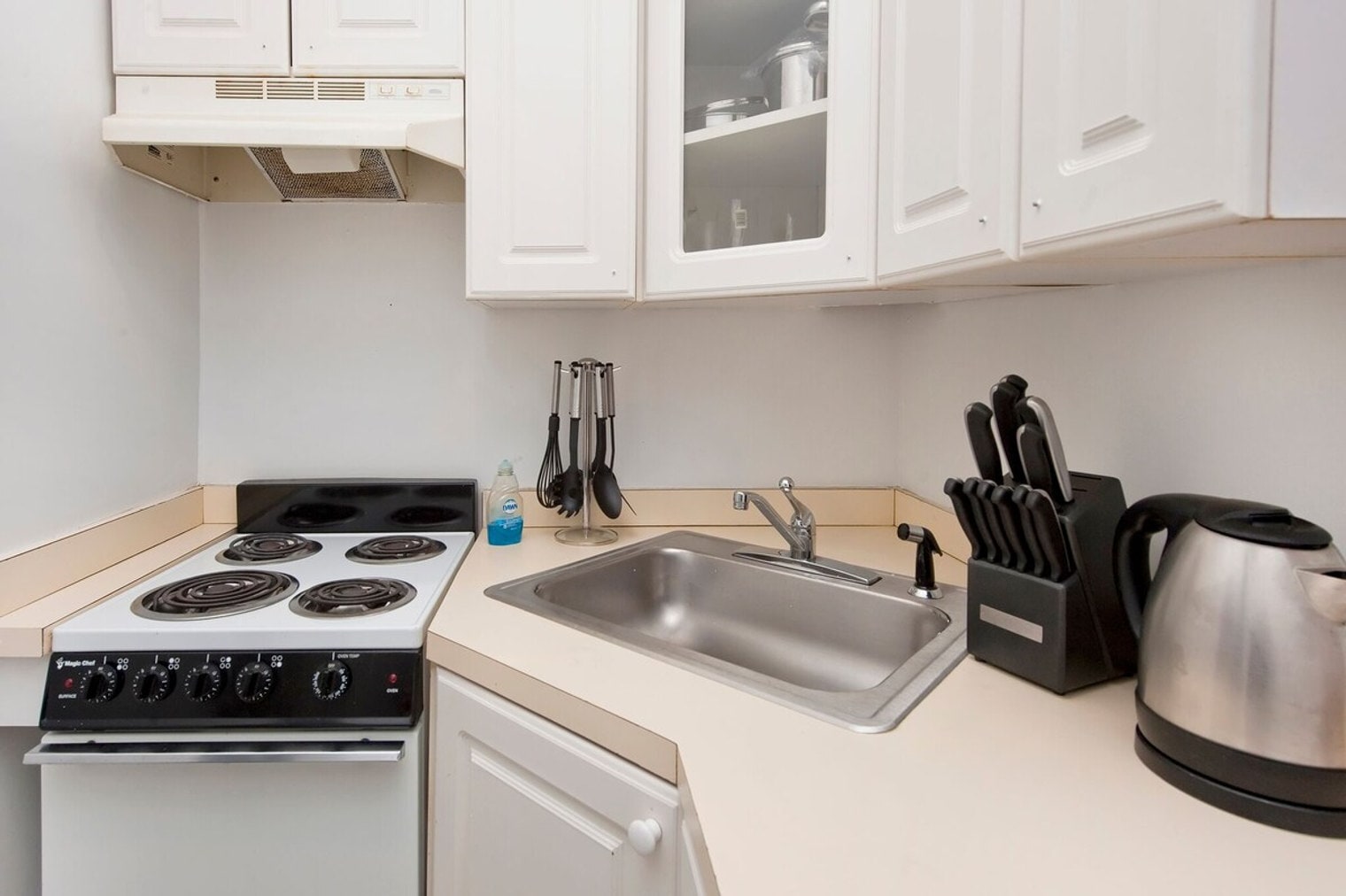 Building Photo - 333 E 95th St