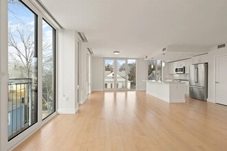 Building Photo - 7 Beech St