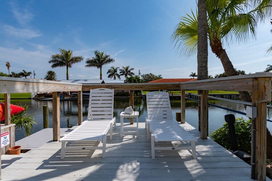 Building Photo - 179 Jamaica Dr