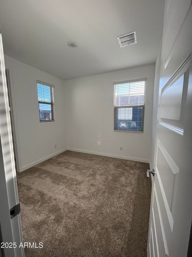 Building Photo - 9426 W Sells Dr