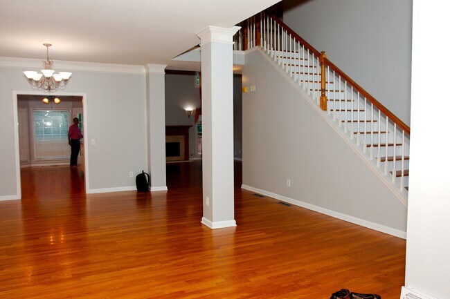 Building Photo - 2927 Arbor Creek Ln