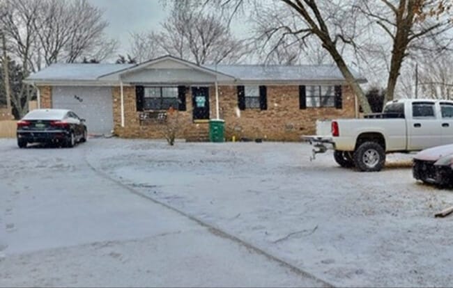 Building Photo - 380 Co Rd 1355