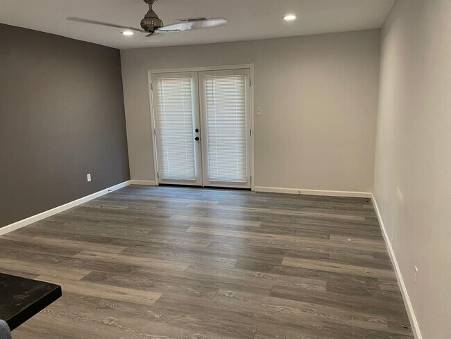 Building Photo - 607 Cactus Dr