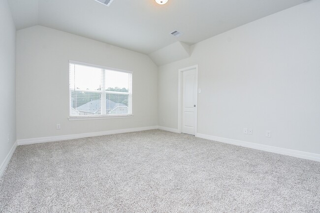 Building Photo - 27131 Grey Fox Run