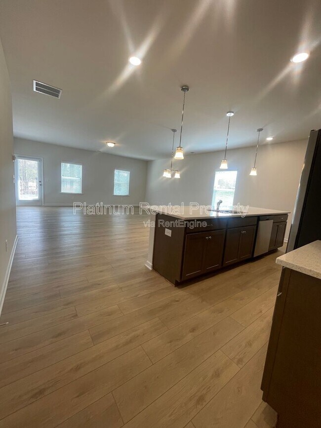 Building Photo - 32 Thedford Dr