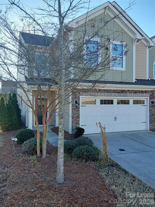 Building Photo - 990 Pennington Dr