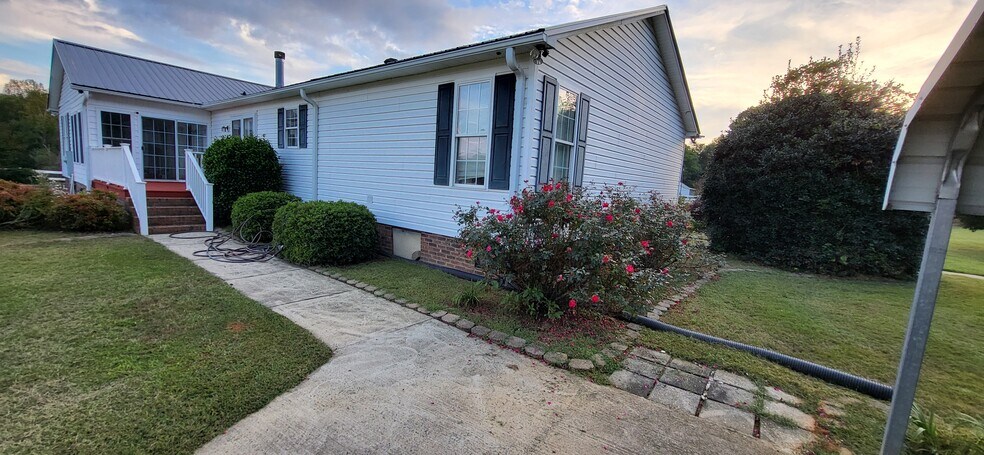 Building Photo - 338 Hicks Farm Rd