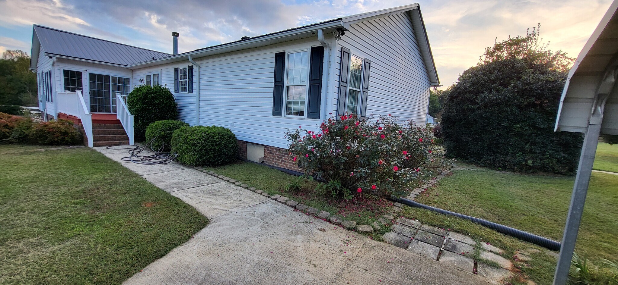 Building Photo - 338 Hicks Farm Rd