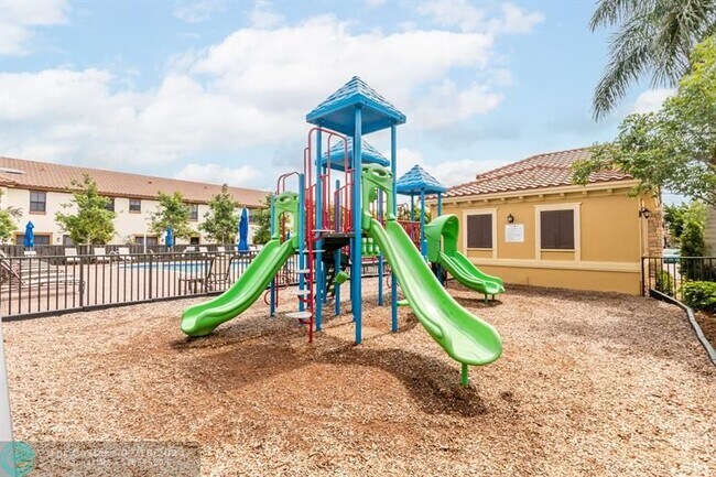 Building Photo - 8455 Lakeview Trail