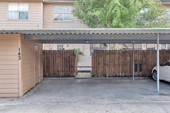 Building Photo - 7700 Creekbend Dr