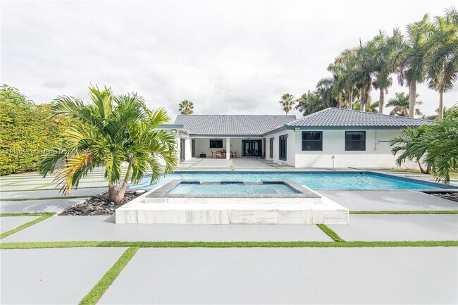 Building Photo - 3850 SW 130th Ave