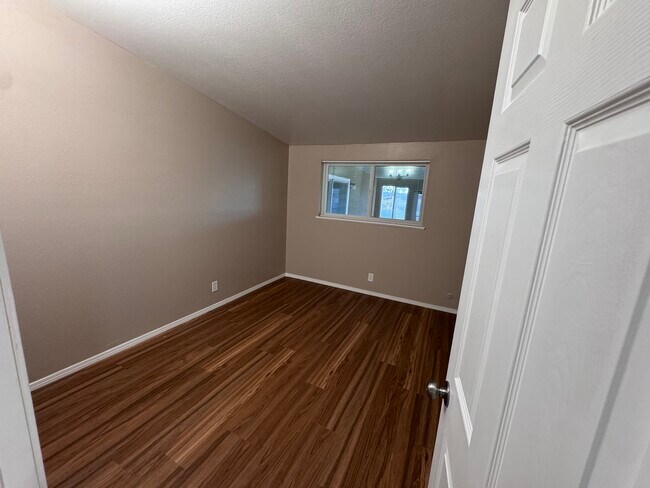 Building Photo - 11427 Angelina Pl NE