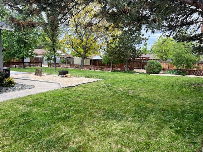 Building Photo - 3 bedroom, 2 bathroom, 1447 Sq Ft