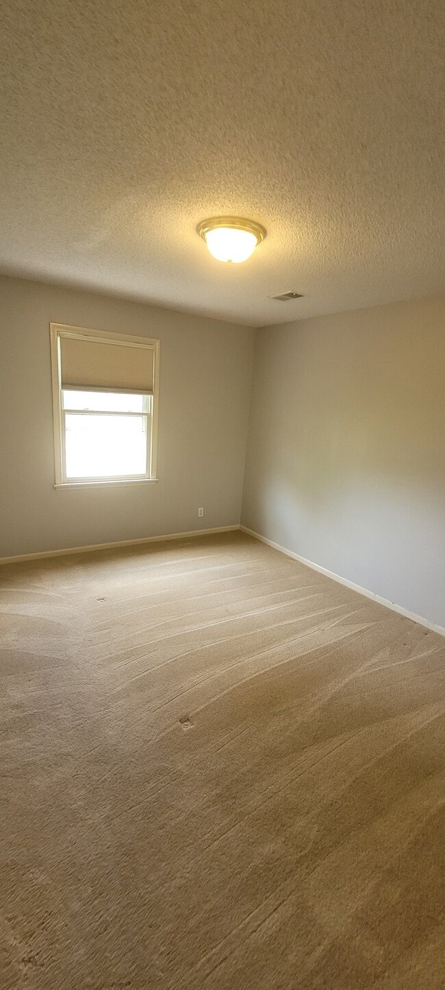 Building Photo - Fruitfully ready for your move in!