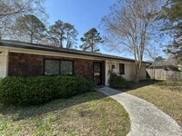 Building Photo - 405 Kingston Rd