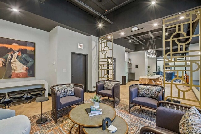 Building Photo - 1211 N La Salle Dr