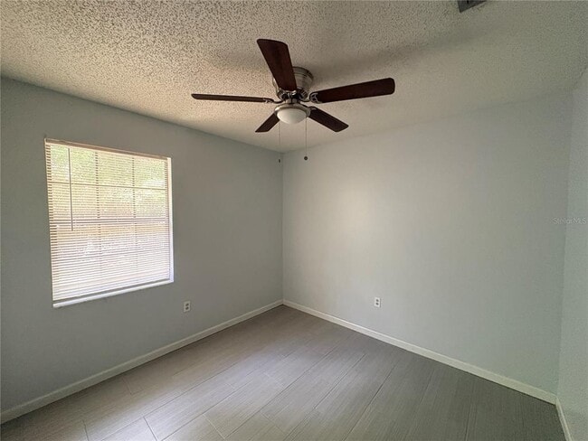 Building Photo - 477 Garden Dr N