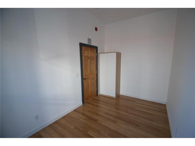 Building Photo - 25 E 26th St