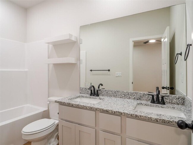 Building Photo - 511 Cosmos St