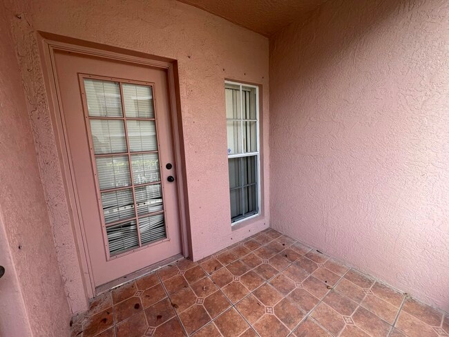 Building Photo - 607 Belmont Pl
