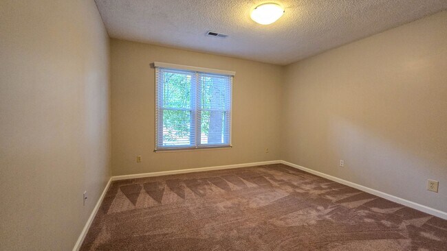 Building Photo - 1704 Gales Ct