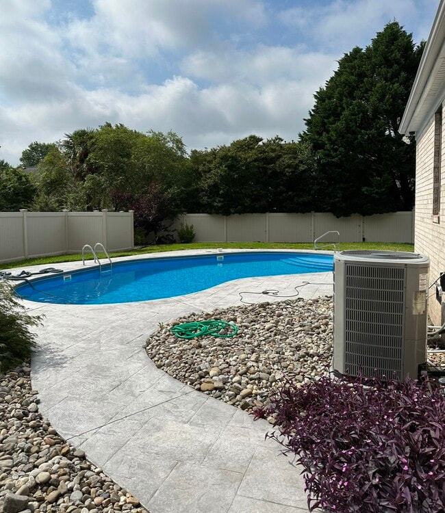 Building Photo - 1416 Shenandoah Pkwy