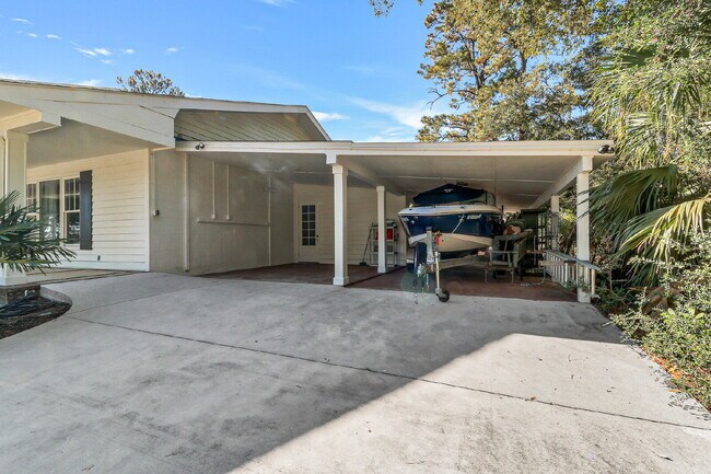 Building Photo - Private, Low Country Residence for Rent!