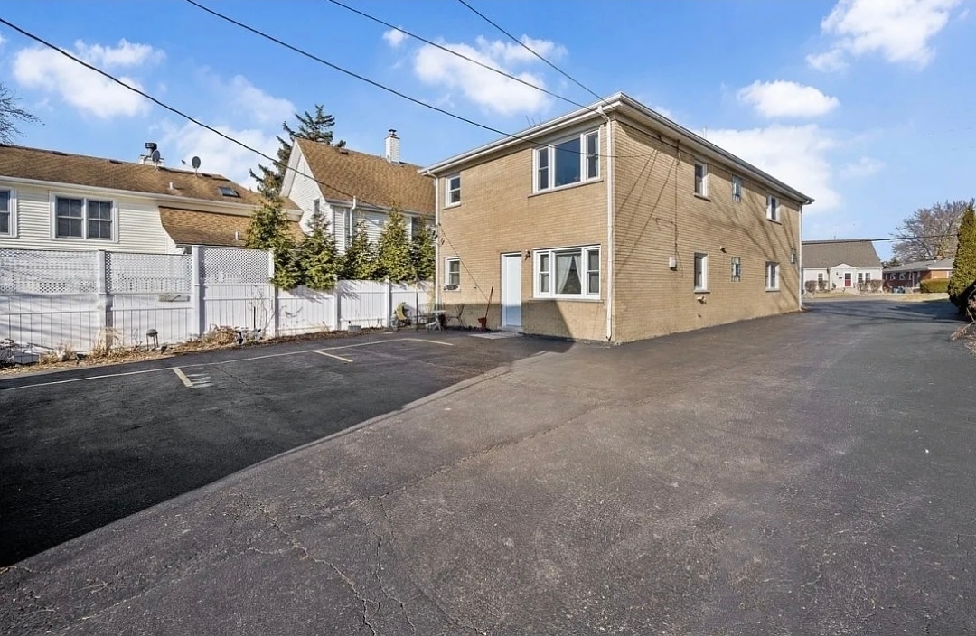 Building Photo - 311 Maple Ave