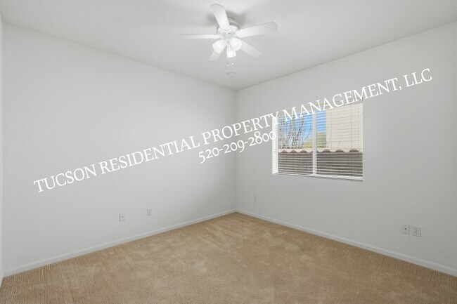 Building Photo - 13245 N Booming Dr