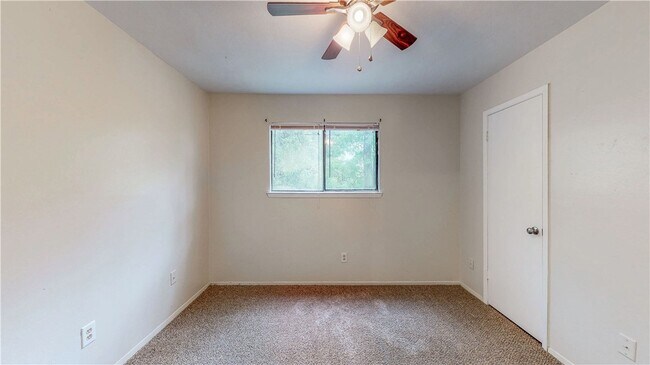 Building Photo - 1002 Verde Dr