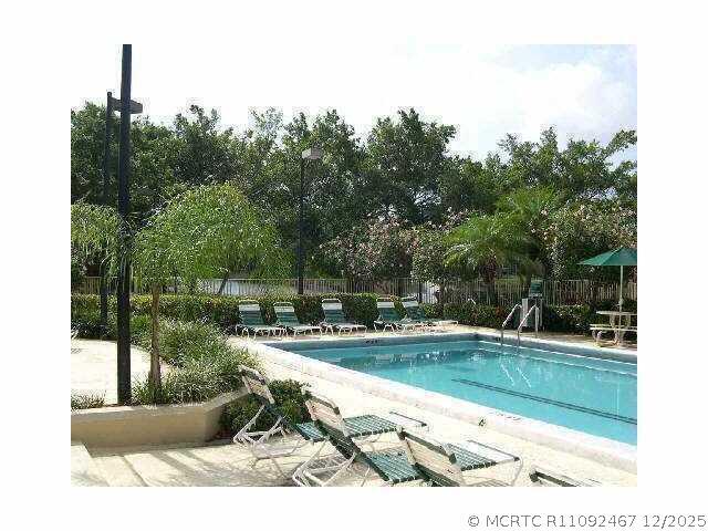 Building Photo - 621 Cypress Lake Blvd