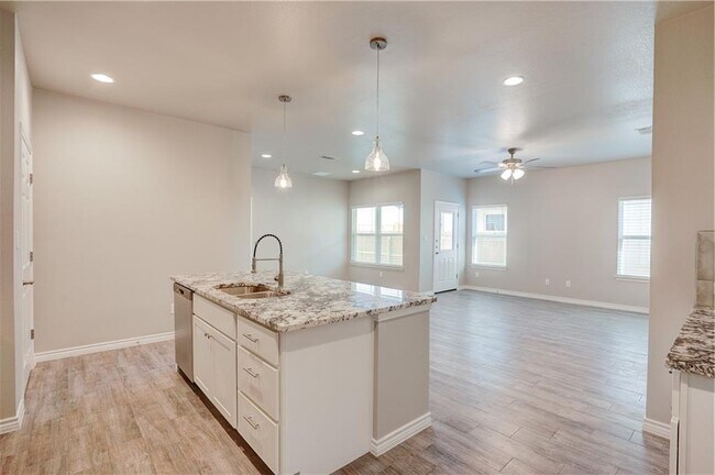 Building Photo - 381 County Rd 306