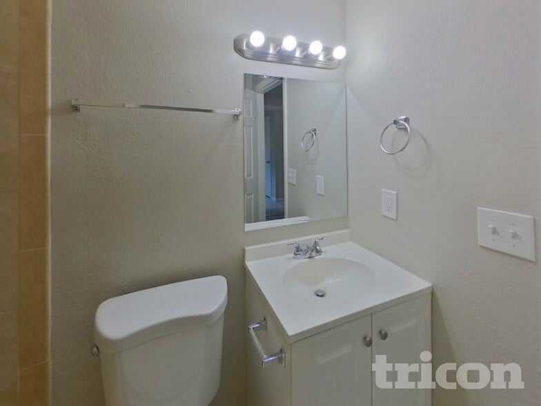 Building Photo - 10294 129th Terrace N