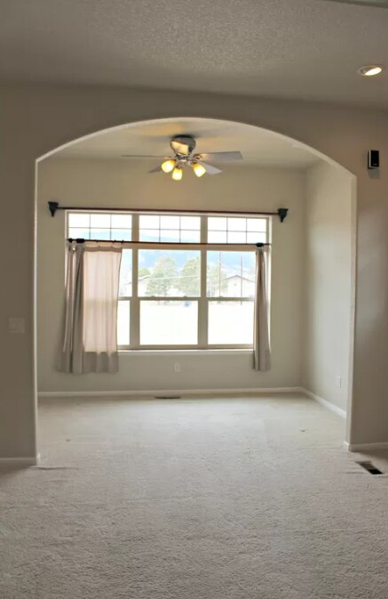 Building Photo - 5 Bedroom - Vista Montana