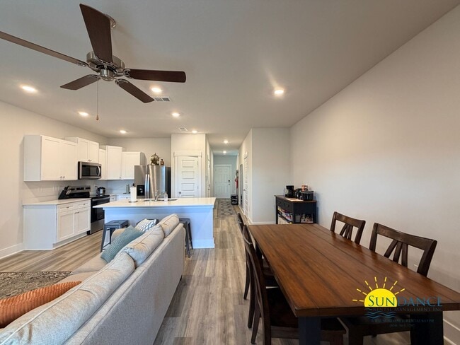 Building Photo - Beautiful 2 Story Townhouse in Milton – Close to Schools, Shopping & NAS Whiting Field!