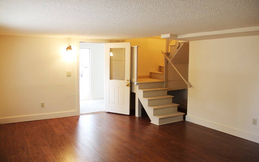 Building Photo - 122 Archibald St