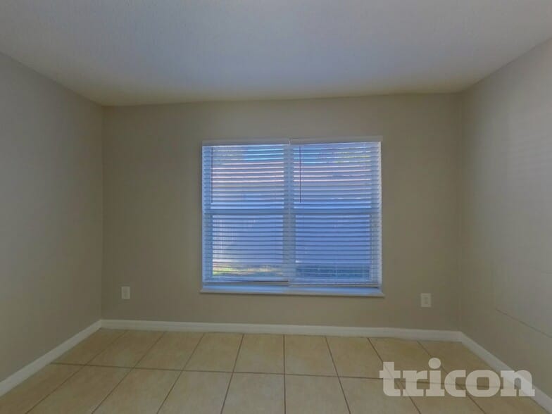 Building Photo - 3247 Amberley Park Cir