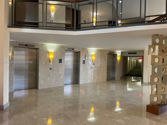 Building Photo - 400 Leslie Dr