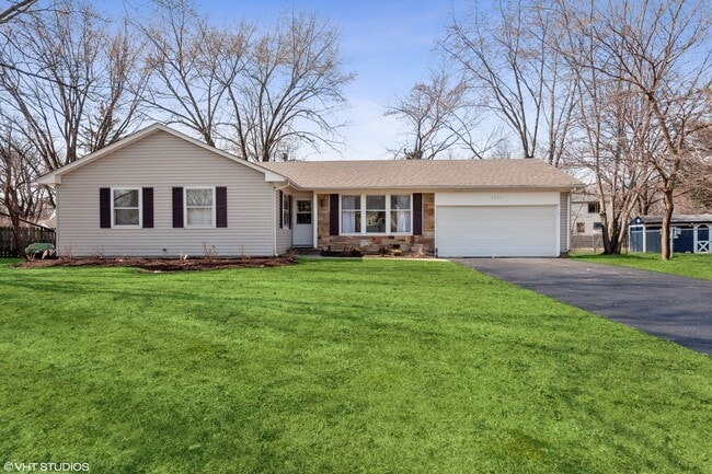 Primary Photo - 1915 Farmington Ct