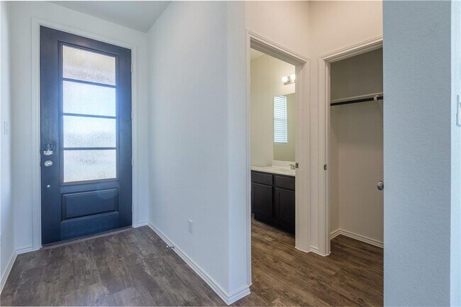 Building Photo - 412 Montauk Loop