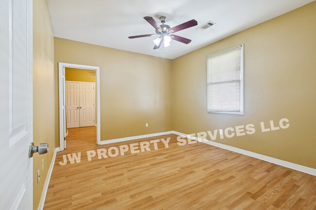 Building Photo - 2522-24 N. Tonti St.