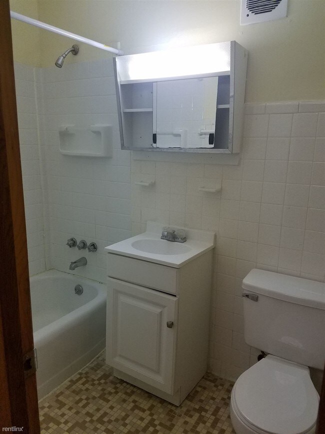 Building Photo - Studio, 1 bath  - EZ Living Suites Efficiency