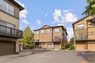 Building Photo - 3 BD I 2.5 BA Beaverton Townhome