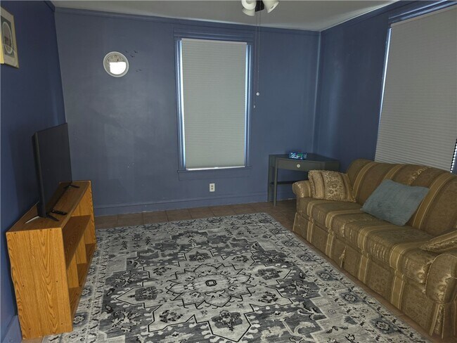 Building Photo - 30 Flanders St