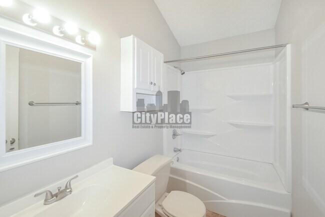 Building Photo - 6830 Medallion Dr