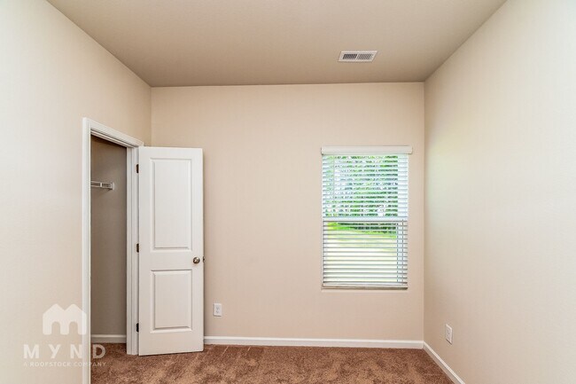 Building Photo - 146 Everglade Wy